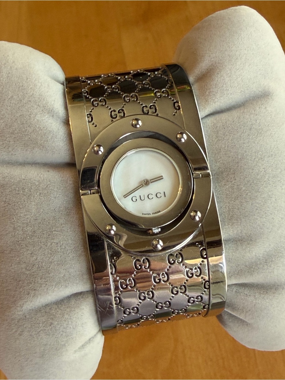 Gucci Silver-tone Mother of Pearl Dial Bangle Watch